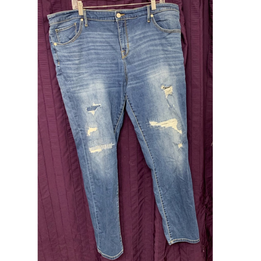 Ava & Viv Mid Rise Distressed Skinny Jeans